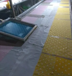 In Trên Vải Hoa Mơ – Cơ Sở May Hòa Mơ