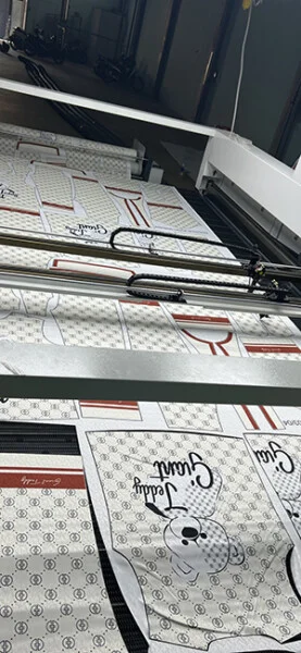 Cắt Laser Trên Vải Đằng Long – Chi Nhánh Công Ty TNHH Thương Mại Dịch Vụ In Kỹ Thuật Số Đằng Long