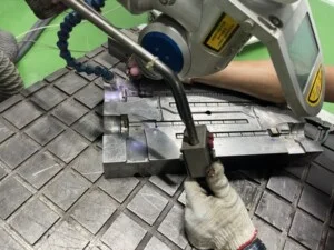 Xử Lý Bề Mặt Đánh Bóng Khuôn Mẫu ST -TECH – Công Ty TNHH ST -TECH