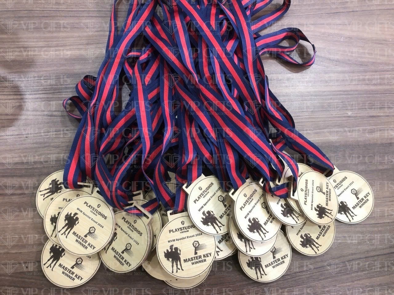 Quà Tặng VIP – Cung Cấp Quà Tặng Doanh Nghiệp (Công Ty Cổ Phần Quảng Cáo Và Truyền Thông Con Đường Việt)