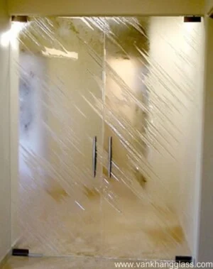 Công Ty Cổ Phần Sản Xuất Dịch Vụ Thương Mại Kính Vạn Khang