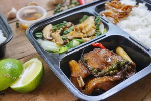 Suất Ăn Công Nghiệp Phú Bảo Minh – Công Ty TNHH SX TMDV Phú Bảo Minh