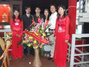 Công Ty Cổ Phần Dịch Vụ Thương Mại Công Nghệ T.S.T