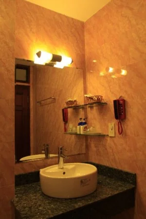 Khách Sạn Đại Long (Dai Long Hotel)
