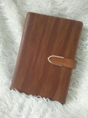 Quà Tặng ADA – Công Ty TNHH Công Nghệ Và Tư Vấn Đầu Tư Arc Group