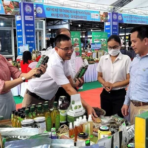 Trung Tâm Truyền Thông Người Việt Nam Ưu Tiên Dùng Hàng Việt Nam