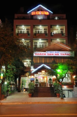 Khách Sạn Hà Thành