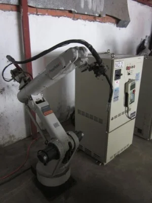 Robot Hàn Long Giang – Công Ty TNHH Sản Xuất – Thương Mại – Dịch Vụ – Vận Tải Long Giang