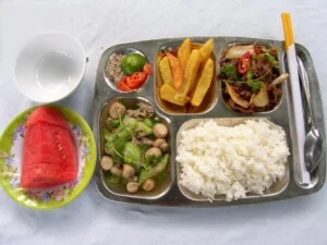 Nhà Cung Cấp Suất Ăn Công Nghiệp – Công Ty TNHH Dịch Vụ Hà Trân