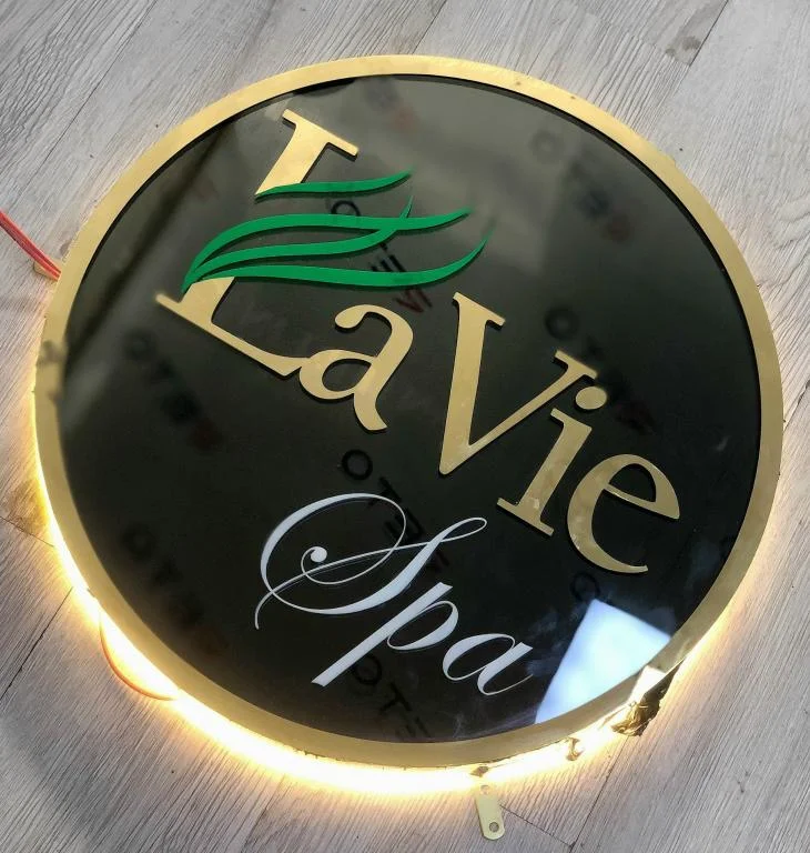 Công Ty TNHH Đầu Tư Royal Group