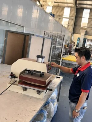 Khuôn In Lụa Hồng Lợi – Công Ty TNHH Sản Xuất Khuôn Lụa Hồng Lợi