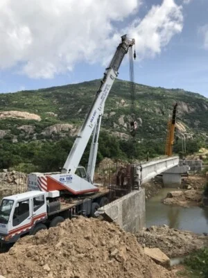 Cho Thuê Xe Nâng Xe Cẩu Phú Gia Tiến – Công Ty TNHH Phú Gia Tiến