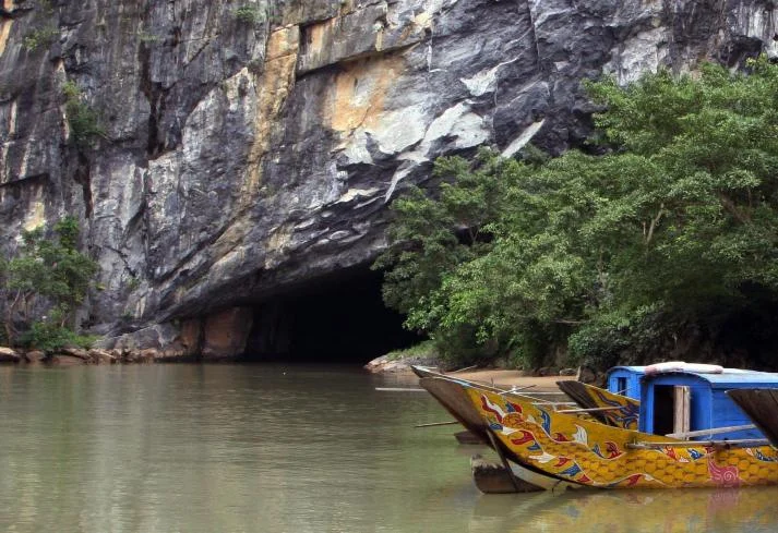 Trung Tâm Du Lịch Và Thương Mại Phượng Hoàng