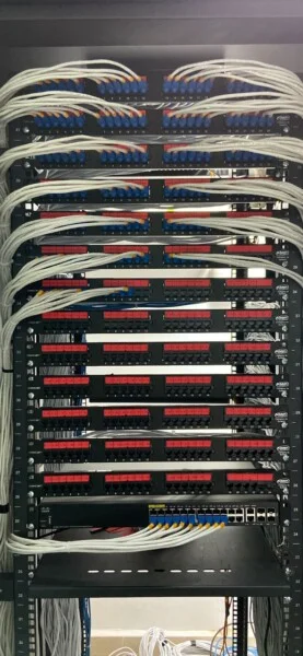 Điện Nhẹ Hoàn Phát – Công Ty Cổ Phần Thiết Bị Công Nghệ Hoàn Phát