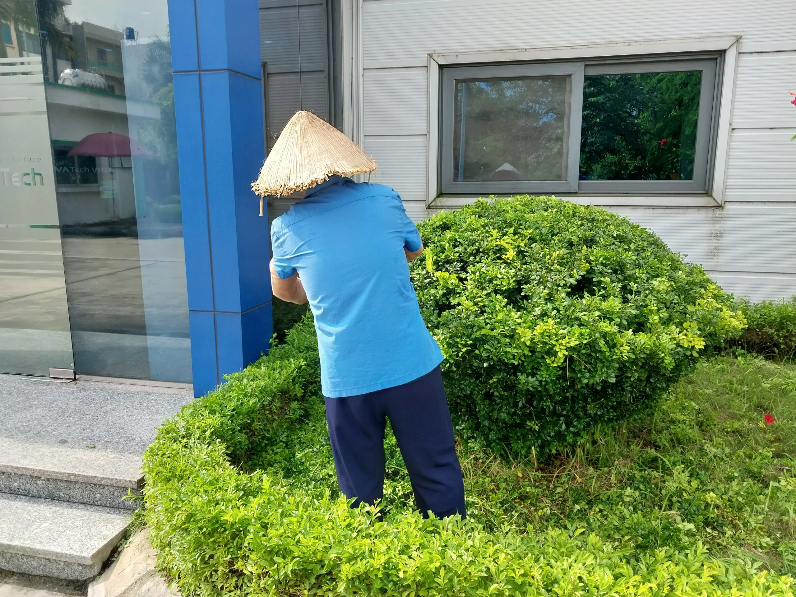 Vệ Sinh Công Nghiệp Nhà Việt – Công Ty TNHH Dịch Vụ Và Thương Mại Nhà Việt