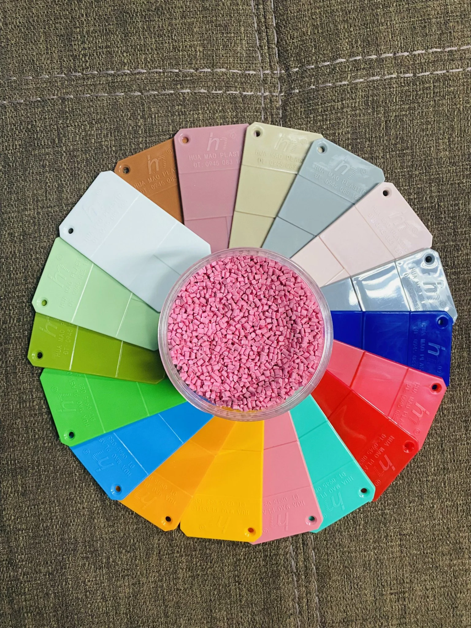 Hạt Nhựa Màu Hua Mao – Công Ty Cổ Phần Quốc Tế Hua Mao HM