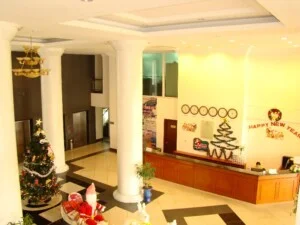 Khách Sạn Holiday View