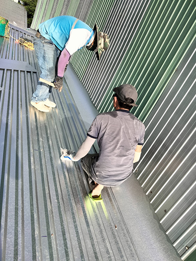 Cơ Sở Thi Công Tôn Chống Thấm Nhật Hùng