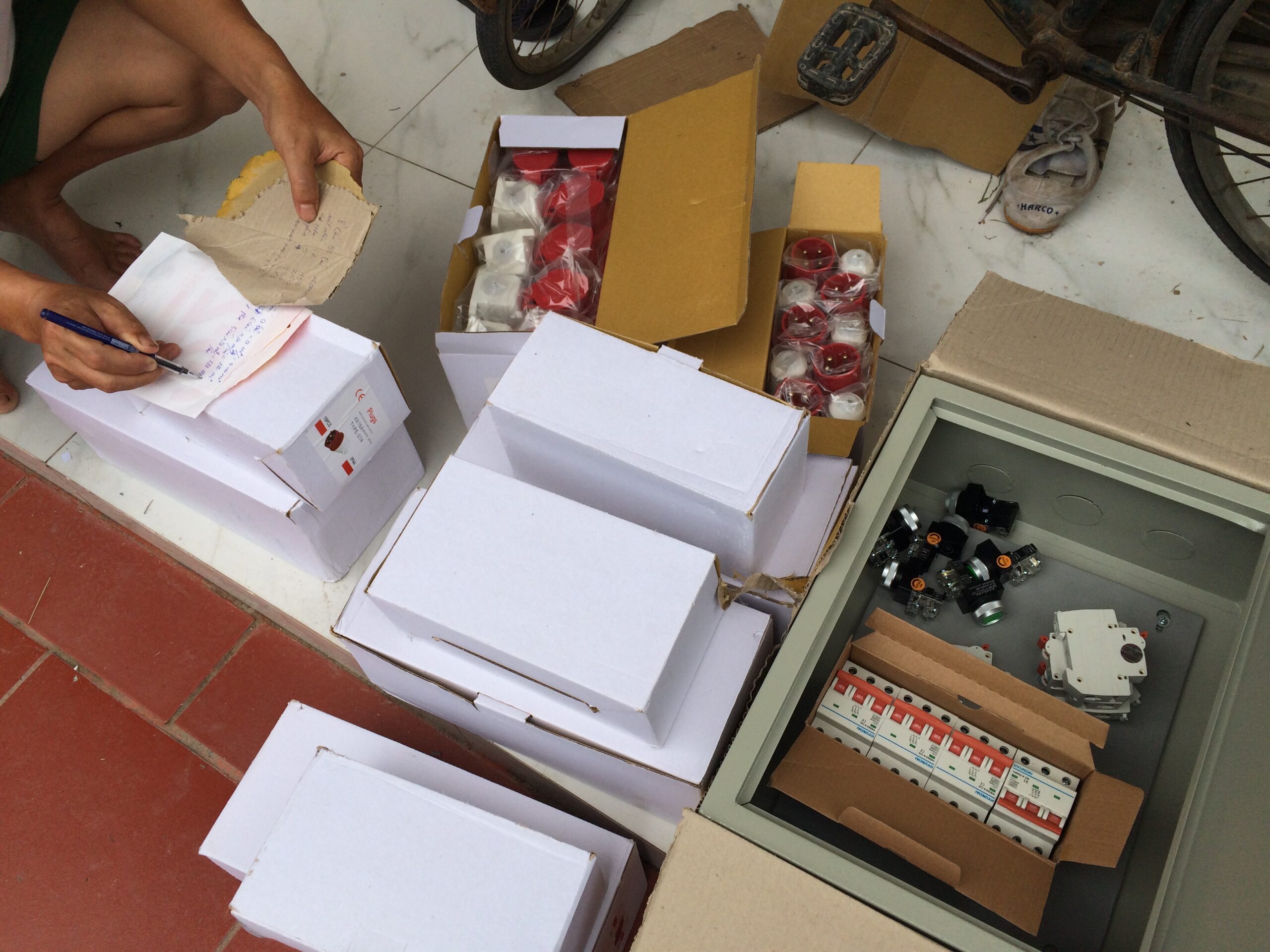 Công Ty TNHH Thiết Bị Công Nghiệp Và Kỹ Thuật Linh Nam