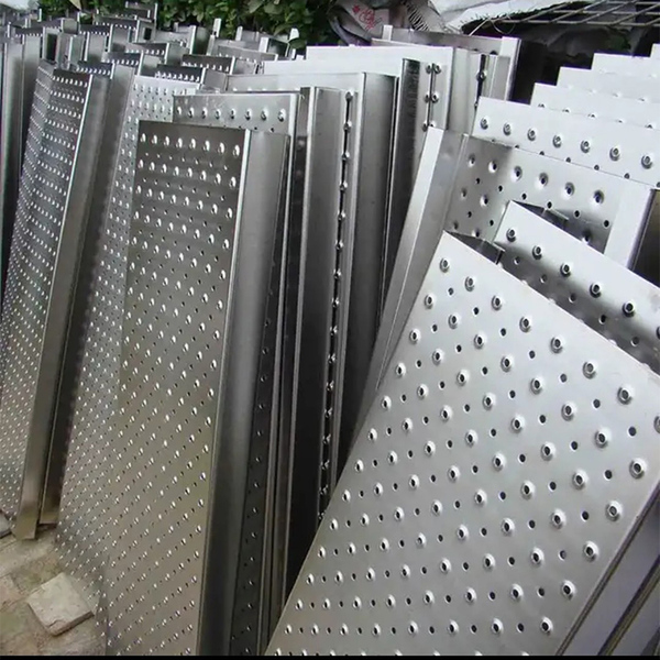 Gia Công Đột Dập Cơ Khí Phong Linh – Công Ty TNHH Sản Xuất Và Thương Mại Phong Linh