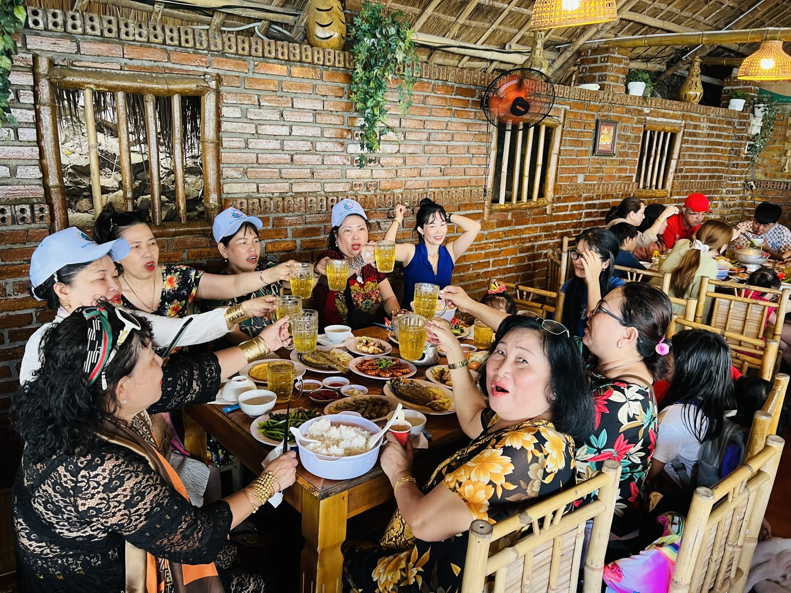 Công Ty TNHH Lữ Hành Vàm Cỏ Đông