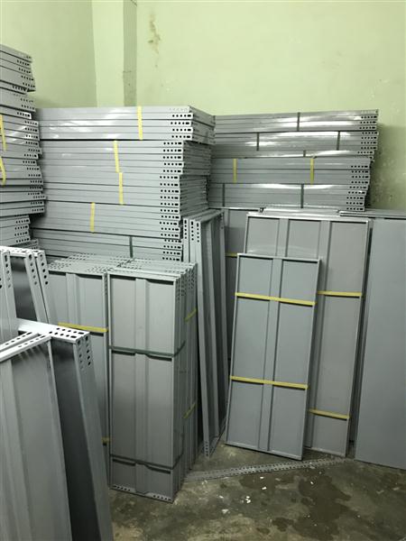 Xưởng Sản Xuất Kệ V Lỗ Đa Năng Đài Loan
