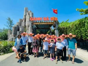 Công Ty  TNHH Thương Mại Dịch Vụ Du Lịch Vân Quang