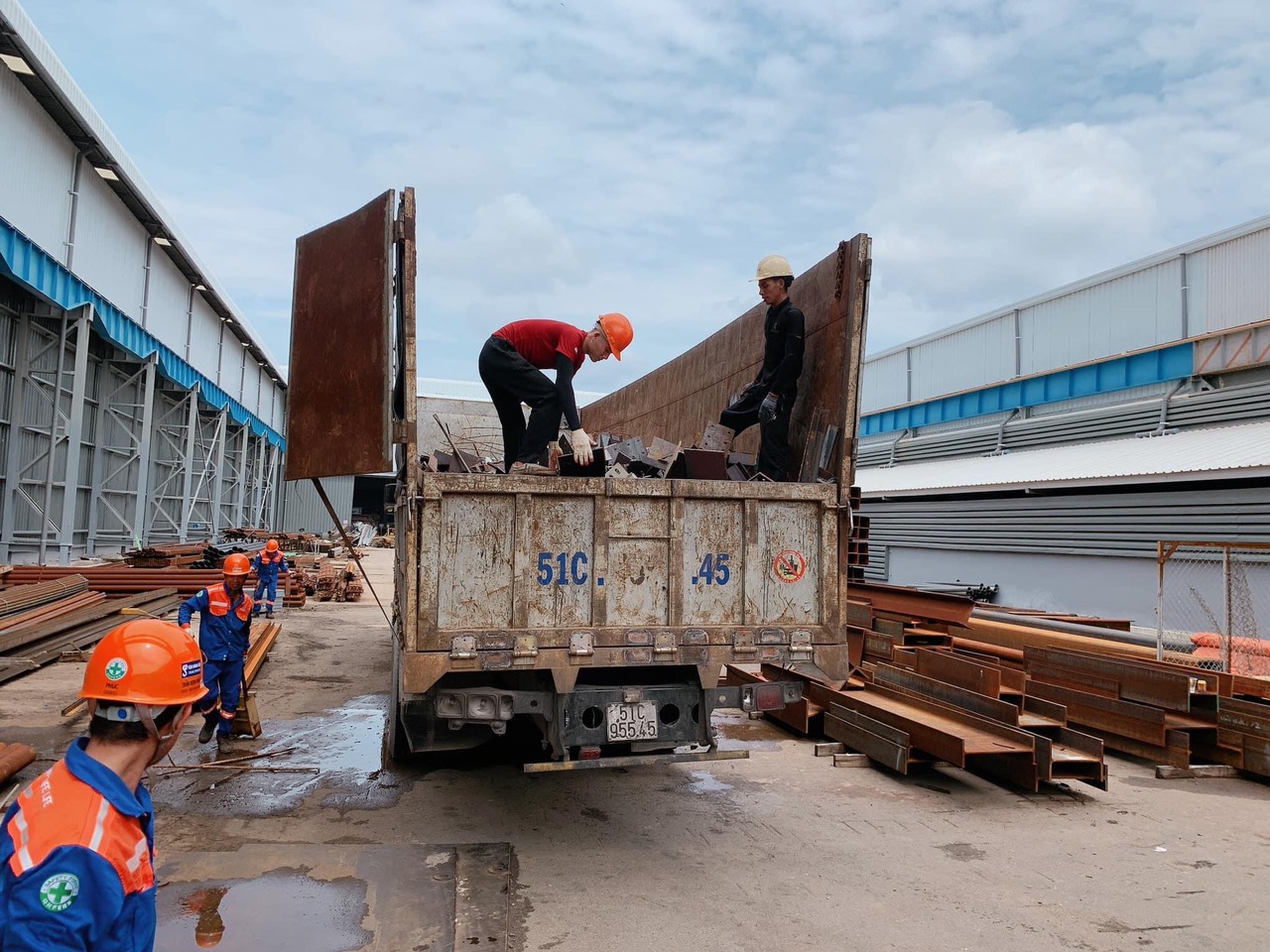 Doanh Nghiệp Thu Mua Phế Liệu Đồng Nhôm Sắt Thép Tấn Phát